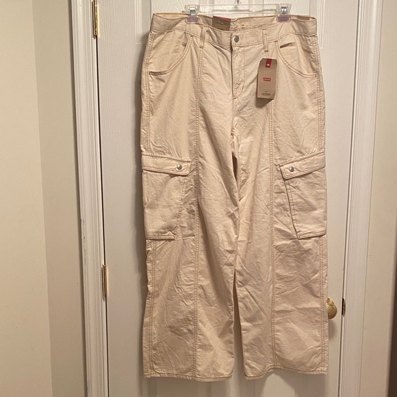 Levi's Pants - Levi's Women’s Superlow Loose Cargo Pants…size 34x32